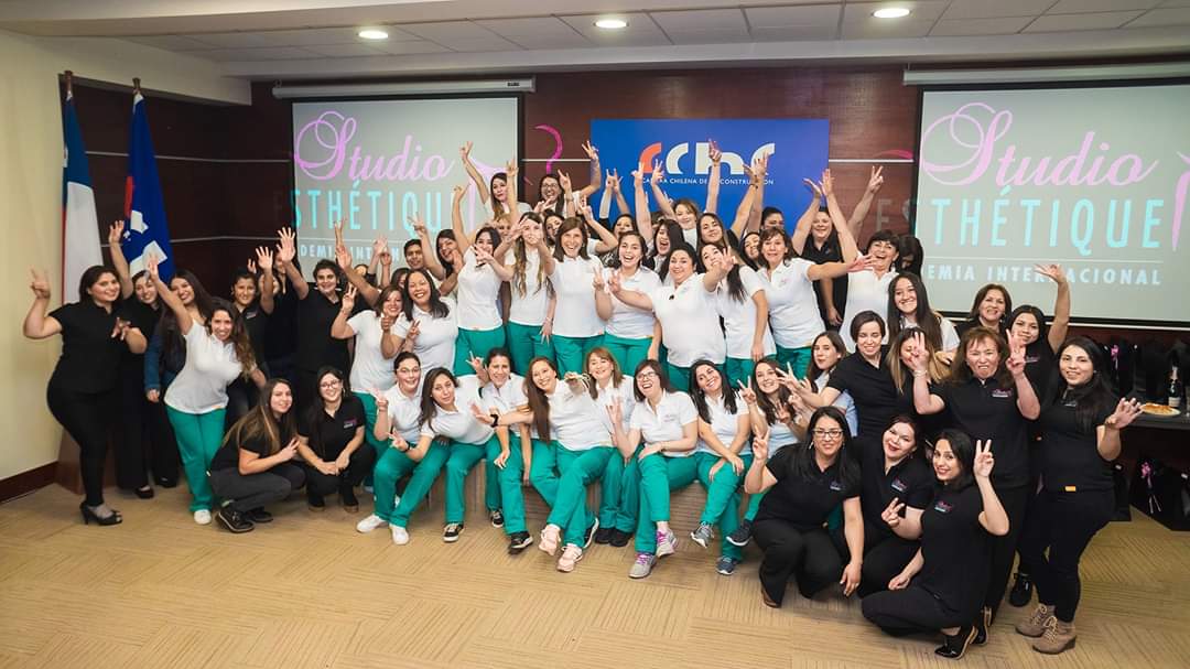 Grupo grande de alumnas